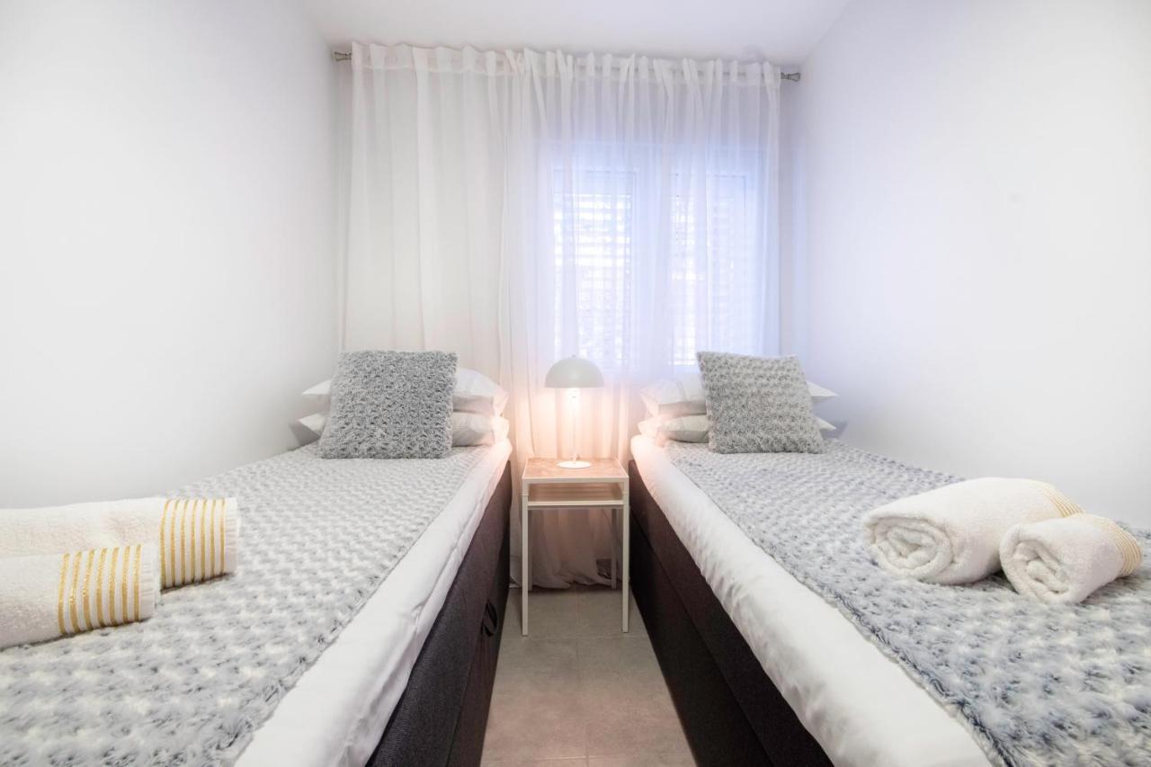 The Grande - Huge Terrace - Amazing Sea Views - Tastefully Furnished - Access To Rooftop Terrace And Gym - Hillside Apartments Rogoznica Рогозниця Екстер'єр фото