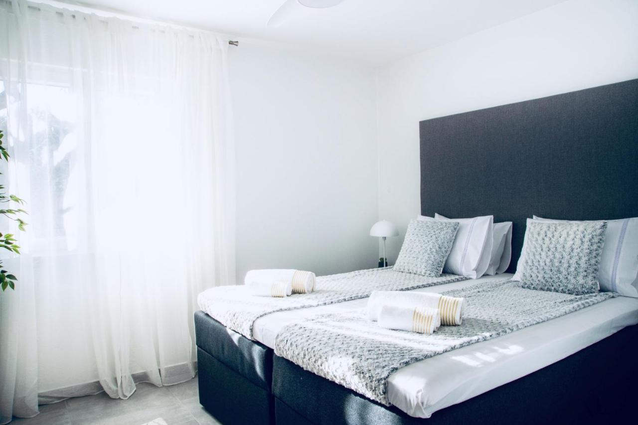 The Grande - Huge Terrace - Amazing Sea Views - Tastefully Furnished - Access To Rooftop Terrace And Gym - Hillside Apartments Rogoznica Рогозниця Екстер'єр фото