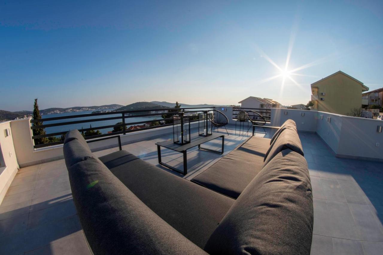 The Grande - Huge Terrace - Amazing Sea Views - Tastefully Furnished - Access To Rooftop Terrace And Gym - Hillside Apartments Rogoznica Рогозниця Екстер'єр фото