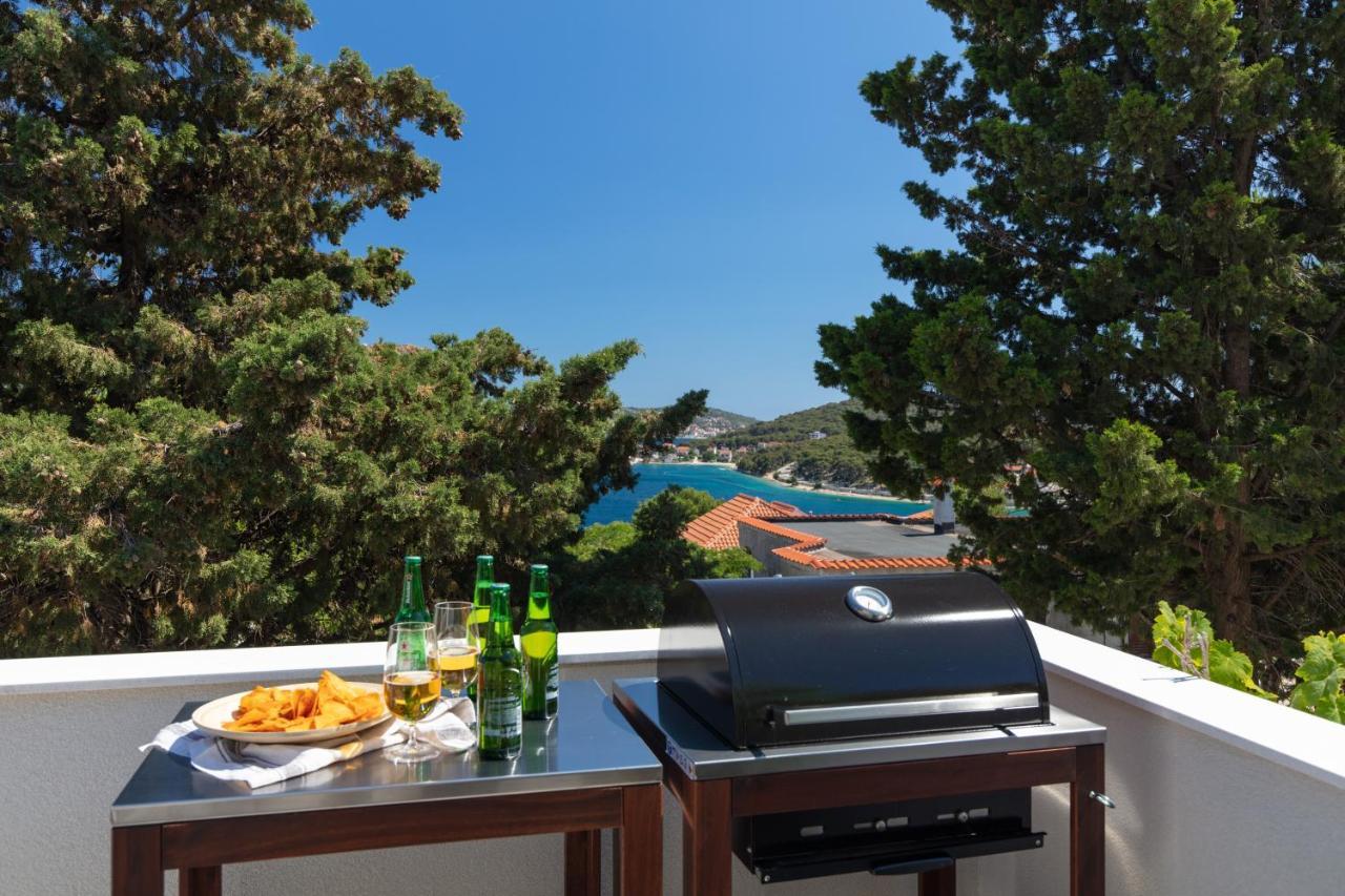The Grande - Huge Terrace - Amazing Sea Views - Tastefully Furnished - Access To Rooftop Terrace And Gym - Hillside Apartments Rogoznica Рогозниця Екстер'єр фото